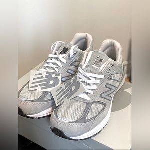 New Balance 990v5 women’s US9 men’s US 7.5